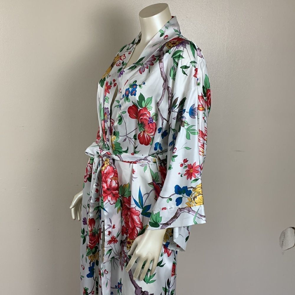 Women’s NATORI robe PETITE long floral silky beautiful - Picture 2 of 9